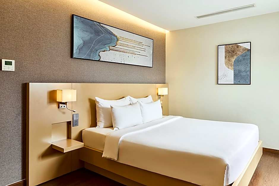 Central Park Saigon Hotel