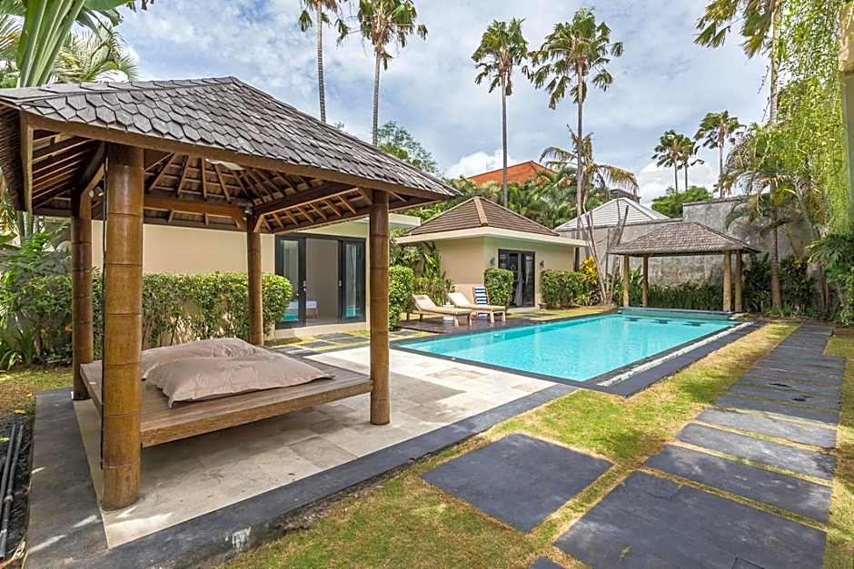 Beautiful Huge 4 bedrooms Villa in Canggu