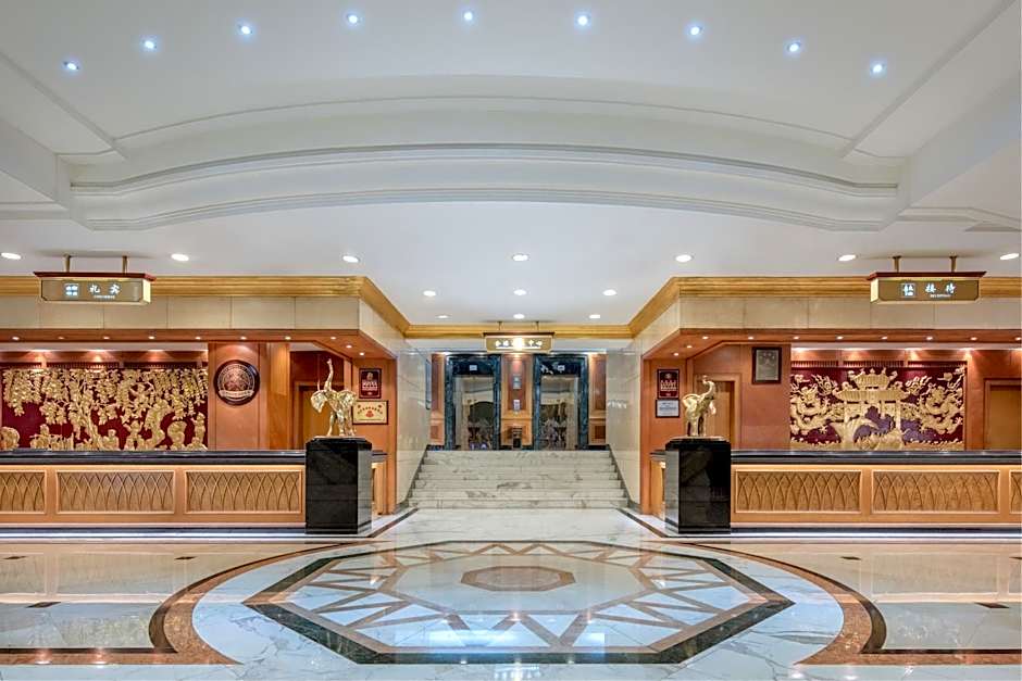 Gold Source Sunshine Hotel