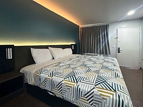 King Room - Non-Smoking