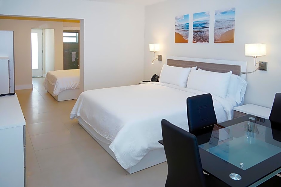 Diane Oceanfront Suites