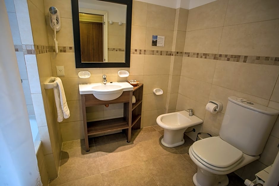 Huinid Pioneros Hotel