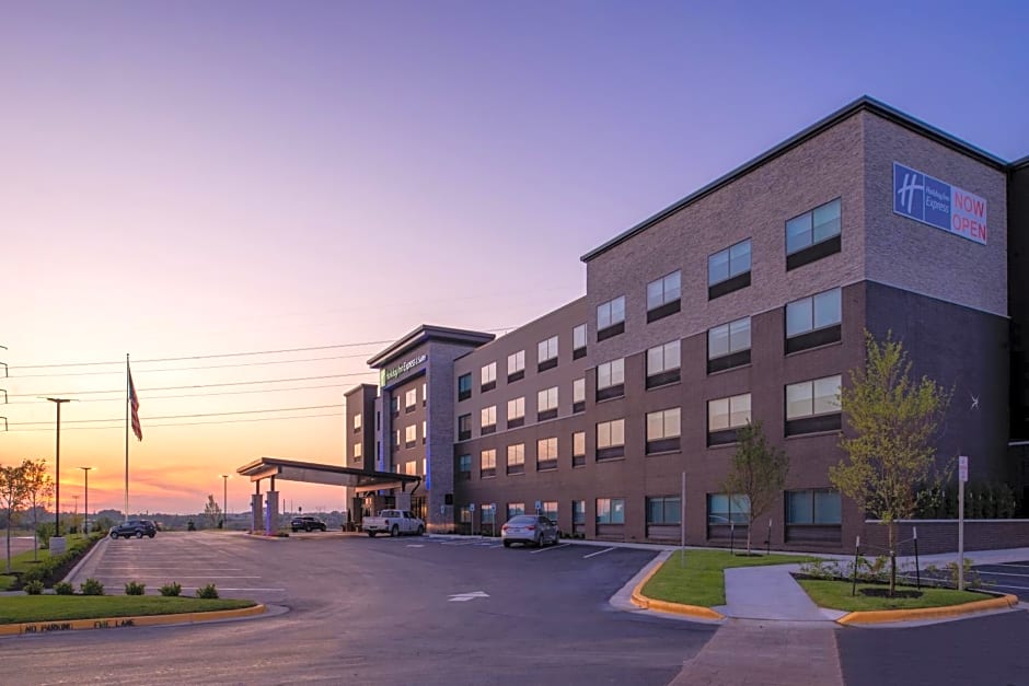Holiday Inn Express And Suites Olathe West By IHG
