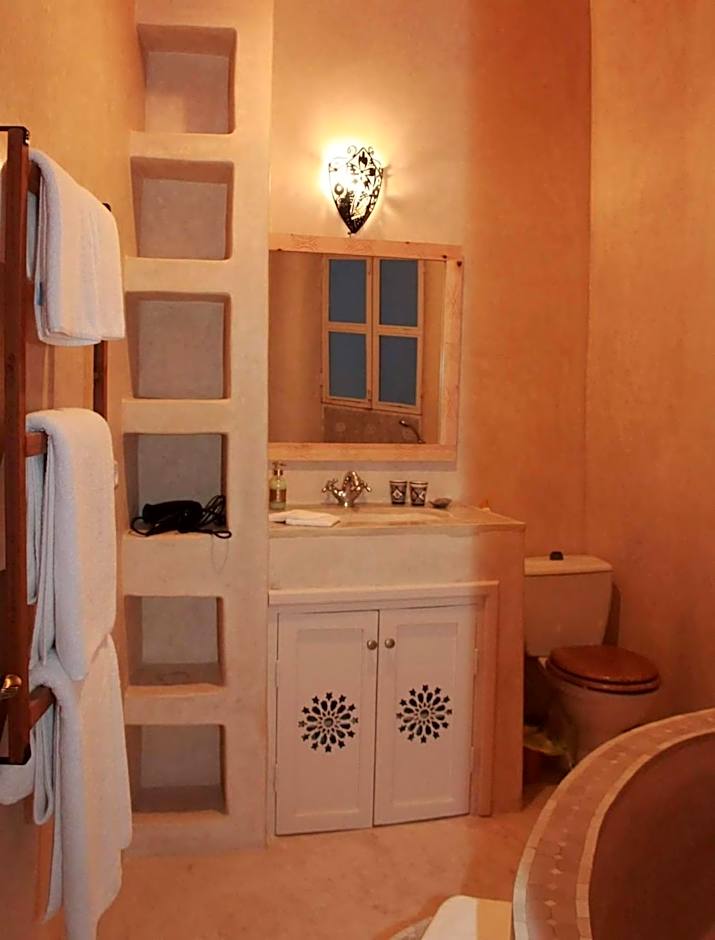 Jennat El Mossafir-Riad privé avec services