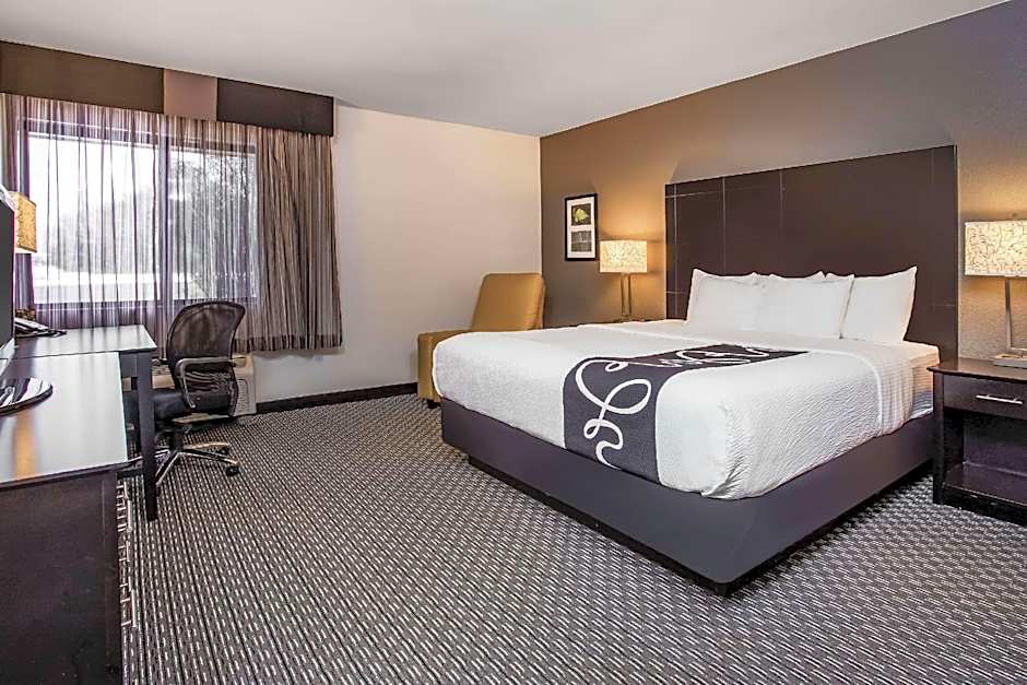 La Quinta Inn & Suites by Wyndham Oshkosh
