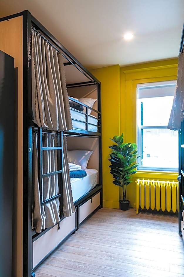 Auberge Jeunesse QBEDS Hostel