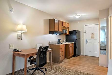 King Room - Accessible/Non-Smoking