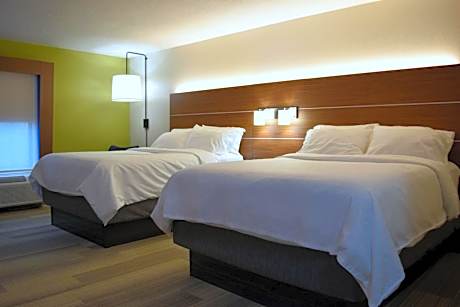 Standard Room with Two Queen Beds