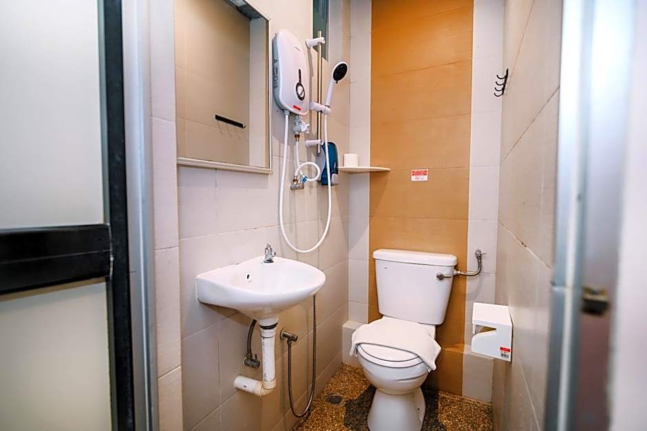 Swing & Pillows - 75 Muntri, Penang