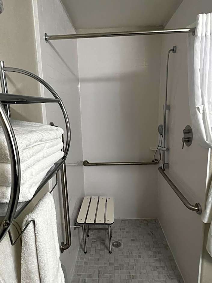 La Quinta Inn & Suites by Wyndham Ada