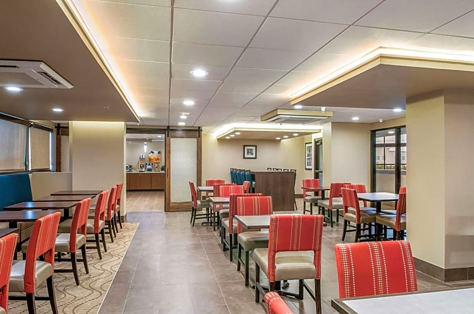 Comfort Inn & Suites At Copeland Tower