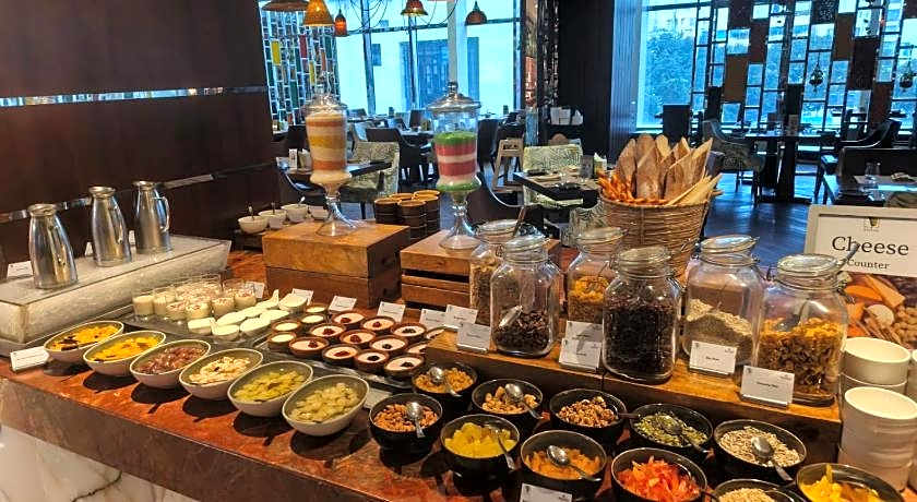 Renaissance Dhaka Gulshan Hotel