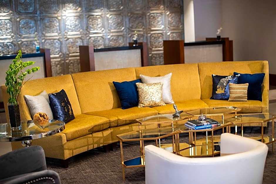 Renaissance Des Moines Savery Hotel