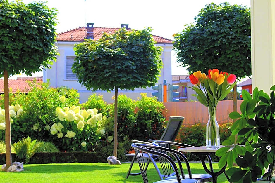 Eremes Rooms & Apartments