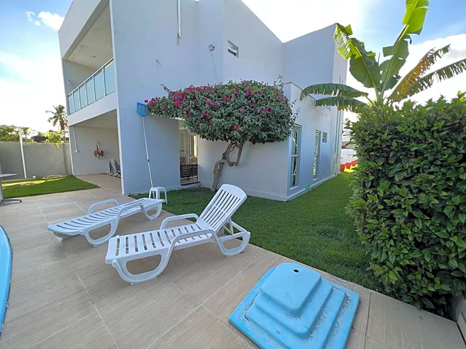 casa de praia com piscina para famílias