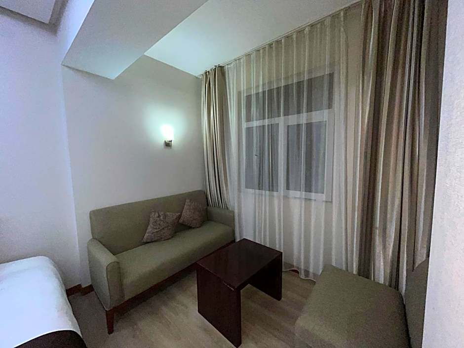 Grand Aiser Hotel