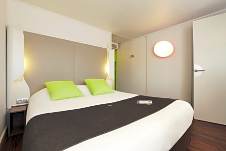 Standard Room - 1 Double Bed 2 Single Beds