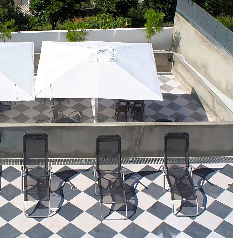 N1 Hostel Apartments and Suites