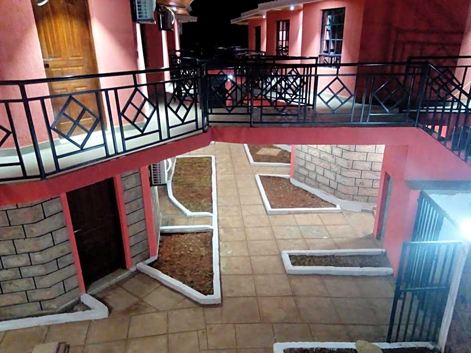 Savannah Paradise Hotel