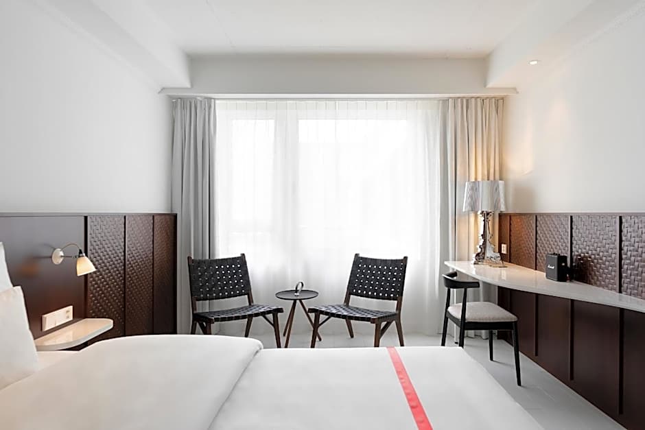 Ruby Claire Hotel Geneva Rooms