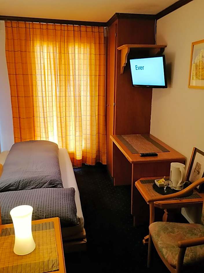 Petit Helvetia Budget Hotel