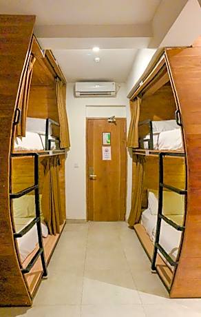 1 Person in 4-Bed Dormitory - Male Only