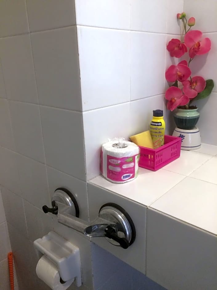 B&B View Talay 1B by Franco Jontiem