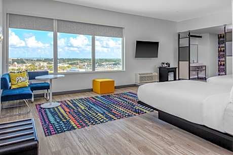 Aloft, Suite, 2 Queen (Mobility Accessible w/ Tub)