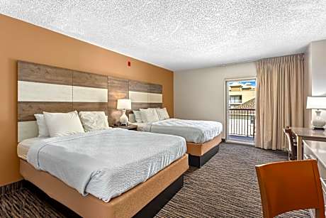 Queen Room with Balcony and Partial Ocean View
