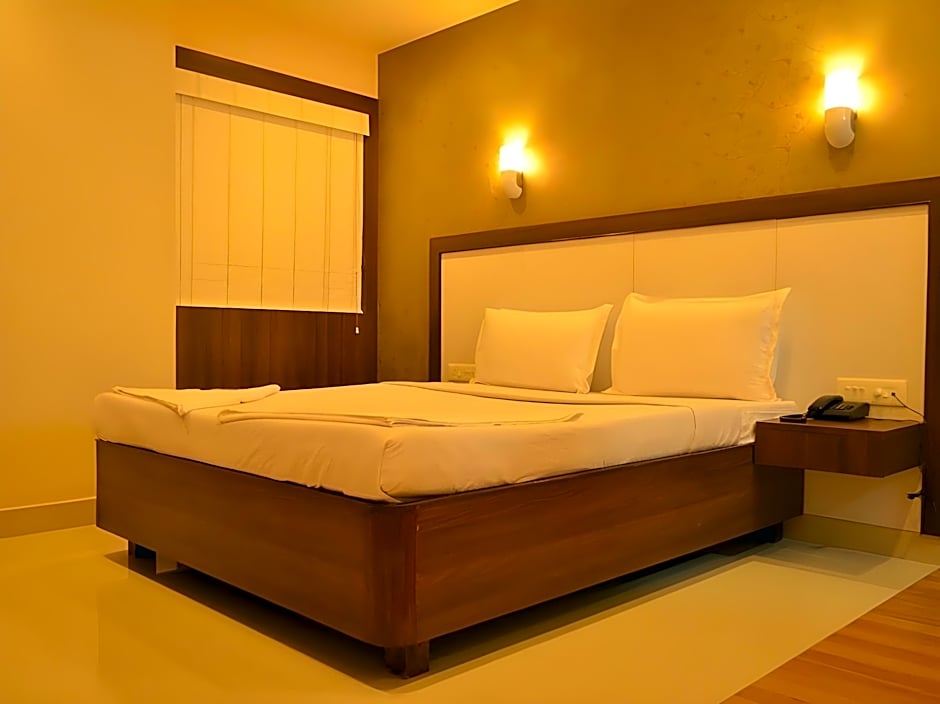 Emerald Manor – Chennai, IL