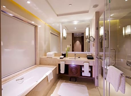King Premier Guest Room