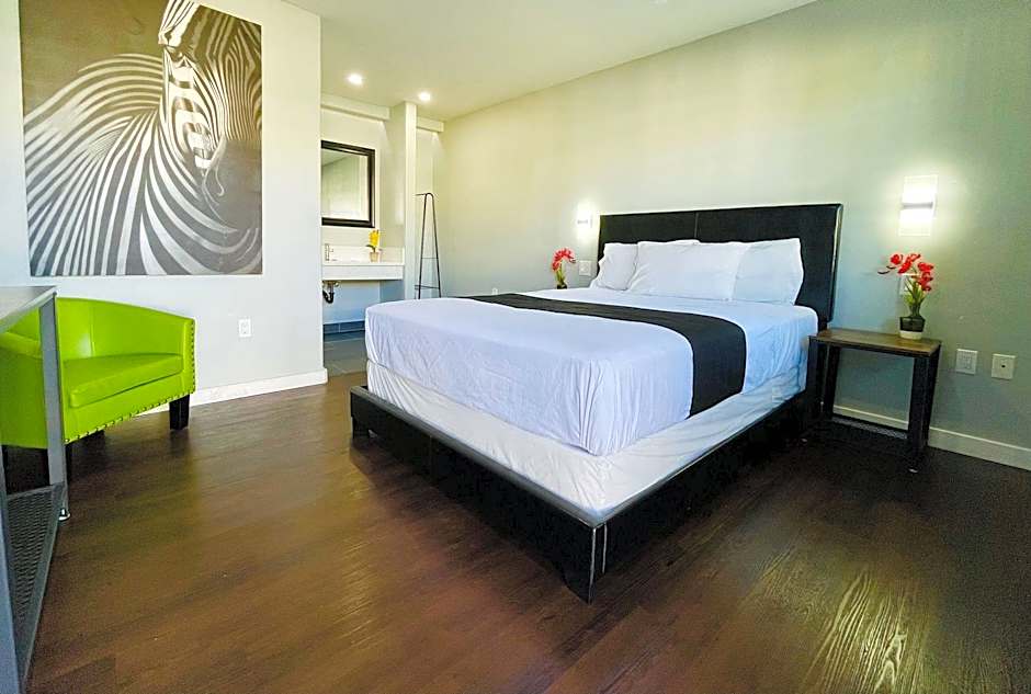 Photo 1 of 18 of Standard 1 Queen Bed