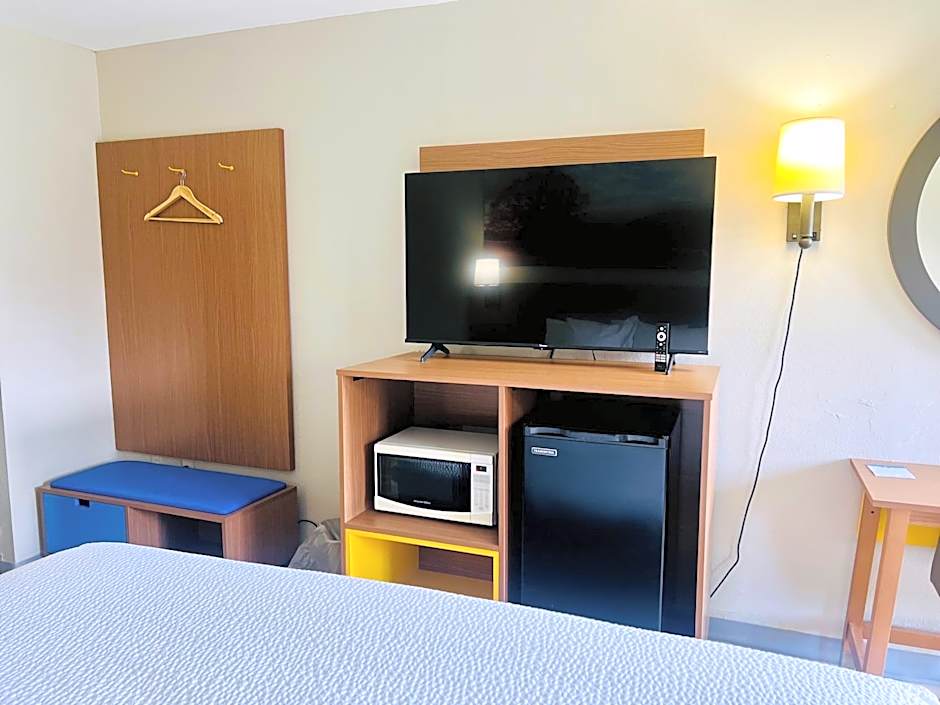 Days Inn by Wyndham Jellico - Tennessee State Line