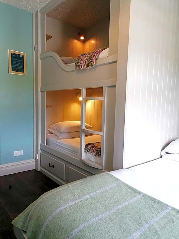 The Rocks at Plas Curig Hostel