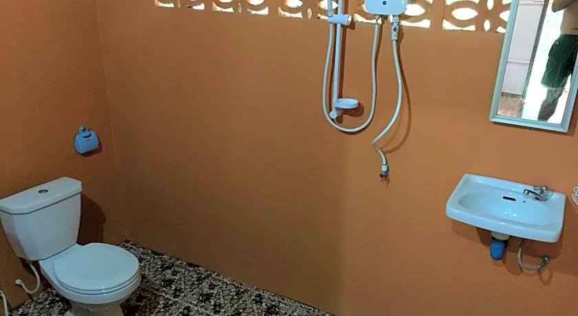 Khao Sok Evergreen House