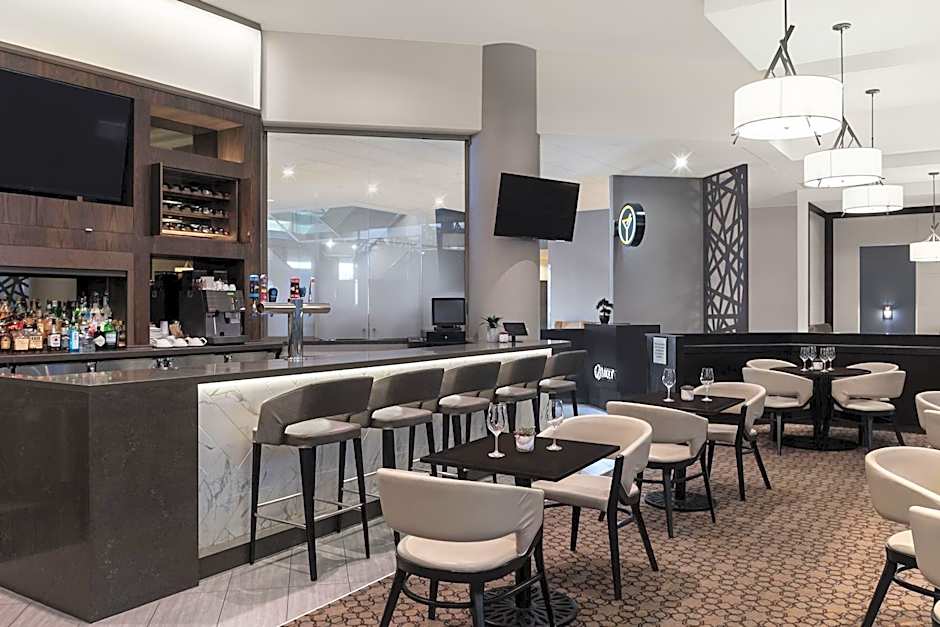 Sheraton Vancouver Guildford Hotel