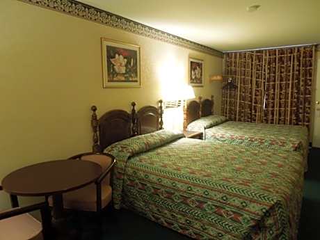 Queen Room with Two Queen Beds - Non-Smoking