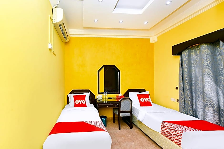 OYO 137 Marina Hotel
