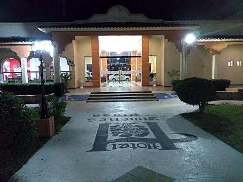 Hotel Jiménez Plaza