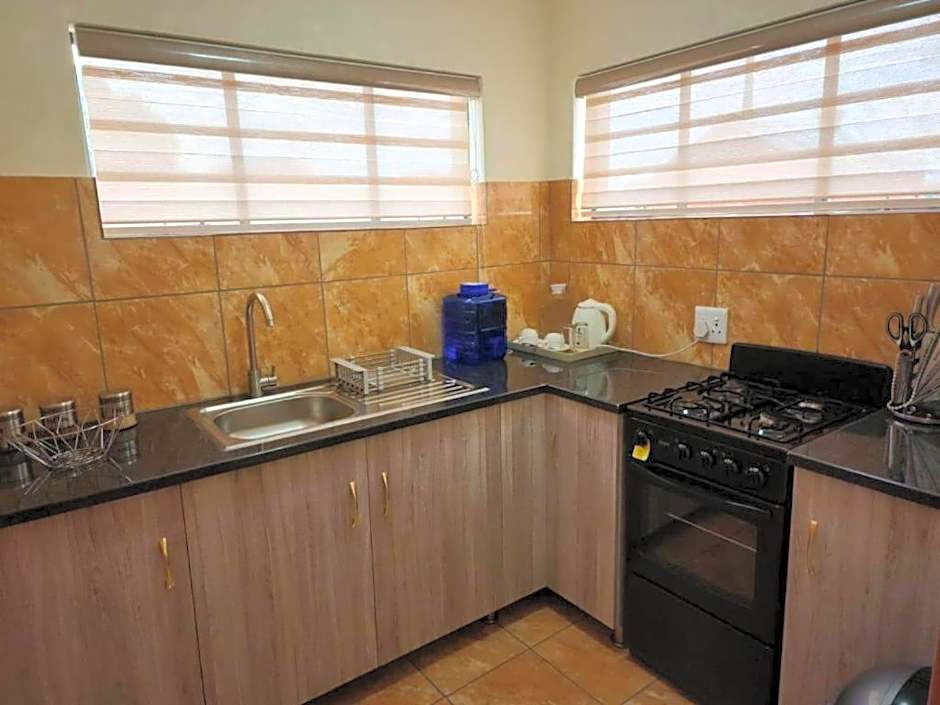 4th Avenue Themepark & Lodge