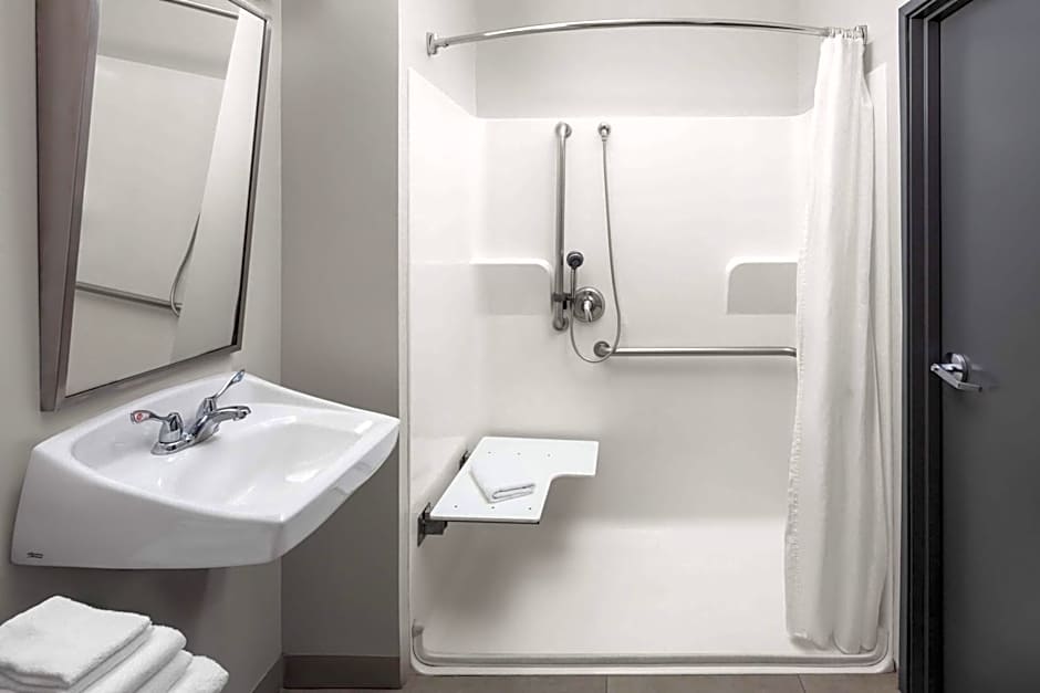 Microtel Inn & Suites by Wyndham Kearney