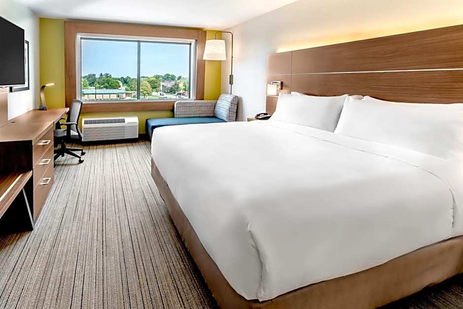 Holiday Inn Express & Suites Milwaukee - West Allis By IHG