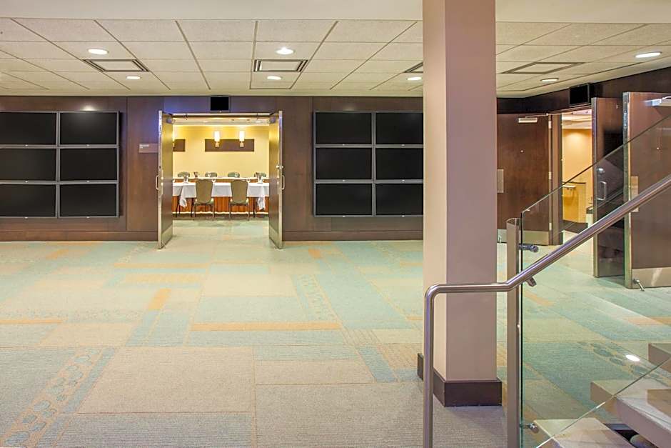 Crowne Plaza Hotel Glen Ellyn/Lombard By IHG