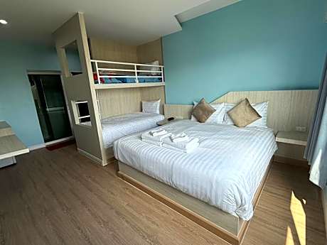 Family - One Double Bed and Two Single Beds - To Go Meal