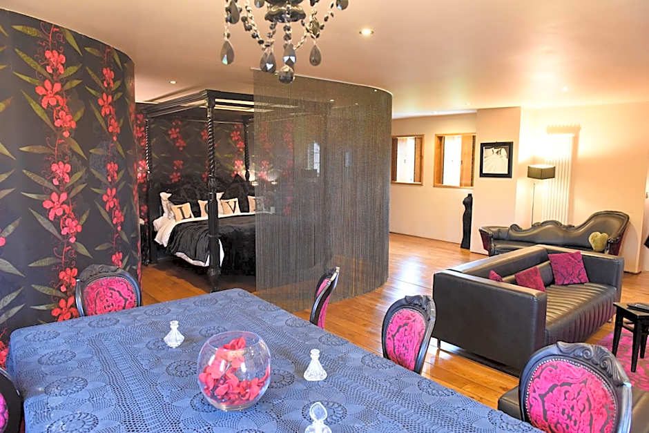 Glenskirlie Castle Hotel