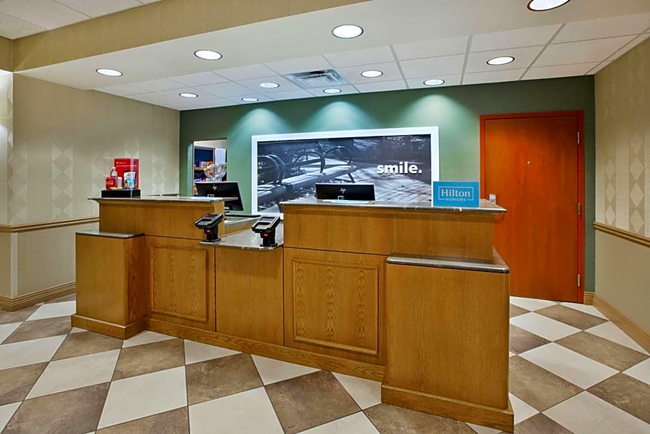 Hampton Inn By Hilton & Suites Plattsburgh