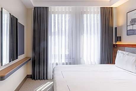 Grand Suite with Mountain View