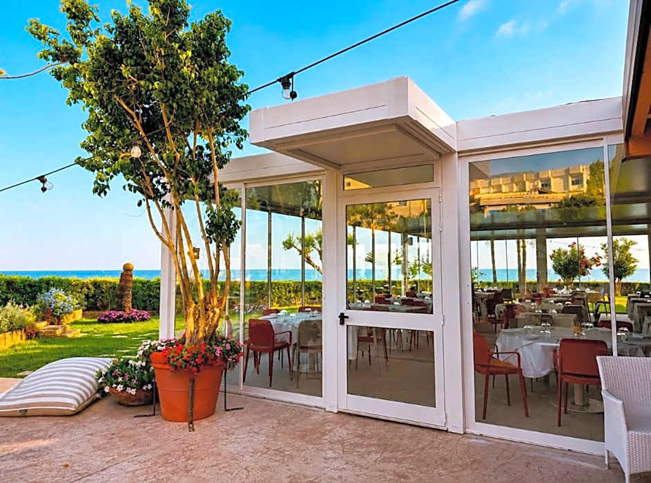 Beach Hotel Terracotta
