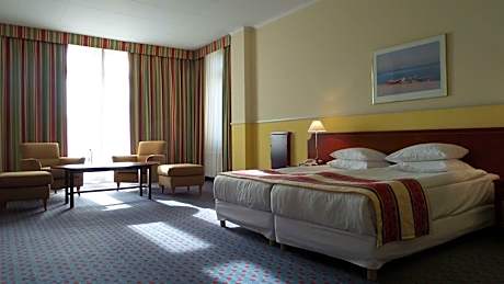 Deluxe Twin Room - Non-Smoking