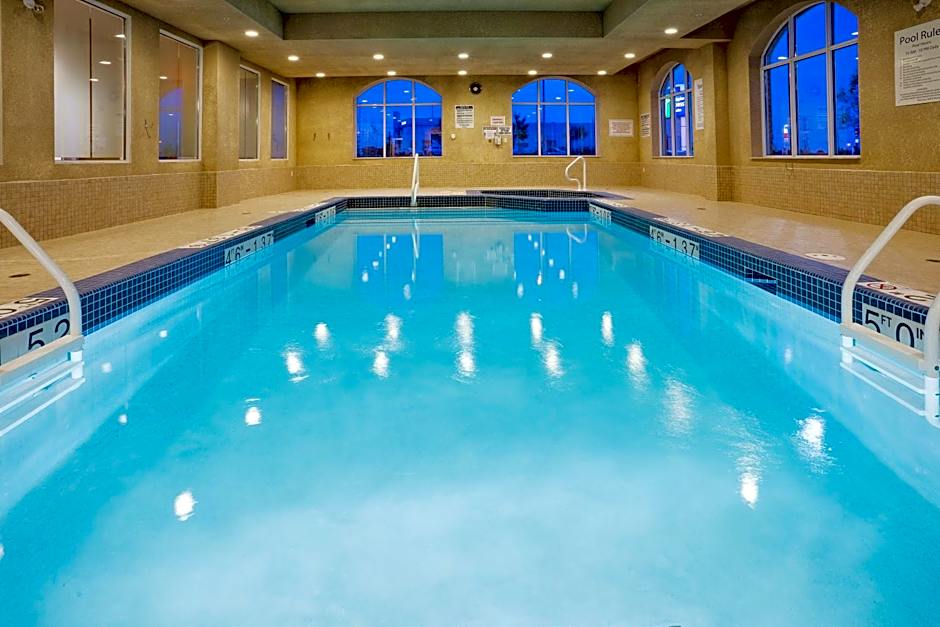 Holiday Inn Express Hotel & Suites Clarington - Bowmanville By IHG